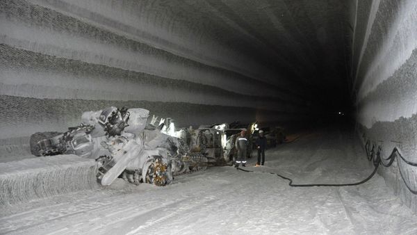Добыча соли в шахте объединения Артемсоль Добыча соли в шахте объединения Артемсоль