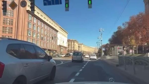 Мало того, что Крещатик превратили в мемориальный комплекс, больше похожий на кладбище, так ещё и хотят, чтобы люди занимались этой показухой