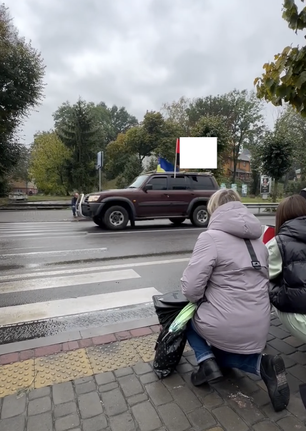 Преклонение перед сопровождением груза 200 в Остроге Преклонение перед сопровождением груза 200 в Остроге