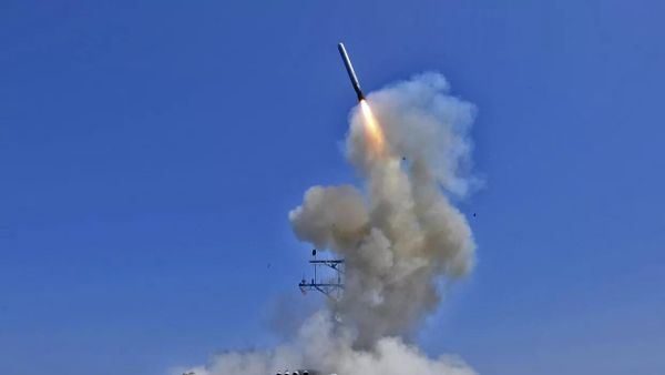 Запуск крылатой ракеты Tomahawk