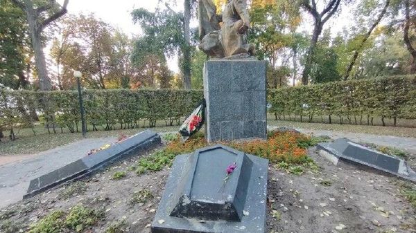 #бандеровская_оккупация: Минкульт Украины разрешил убрать захоронения красноармейцев на кладбище «Яцево»
