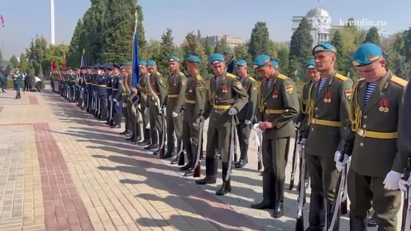 Госвизит Путина в Таджикистан продолжается, скоро начнется церемония официальной встречи президента России с Рахмоном, сообщили в Кремле