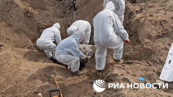 В Северодонецке в ЛНР стартовал новый этап работ по извлечению тел из массового захоронения мирных жителей, погибших в 2022-м во время боёв