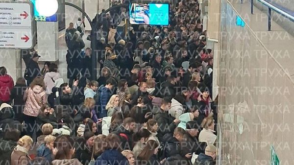 Кадры транспортного коллапса на левом берегу Киева из-за блэкаута Кадры транспортного коллапса на левом берегу Киева из-за блэкаута