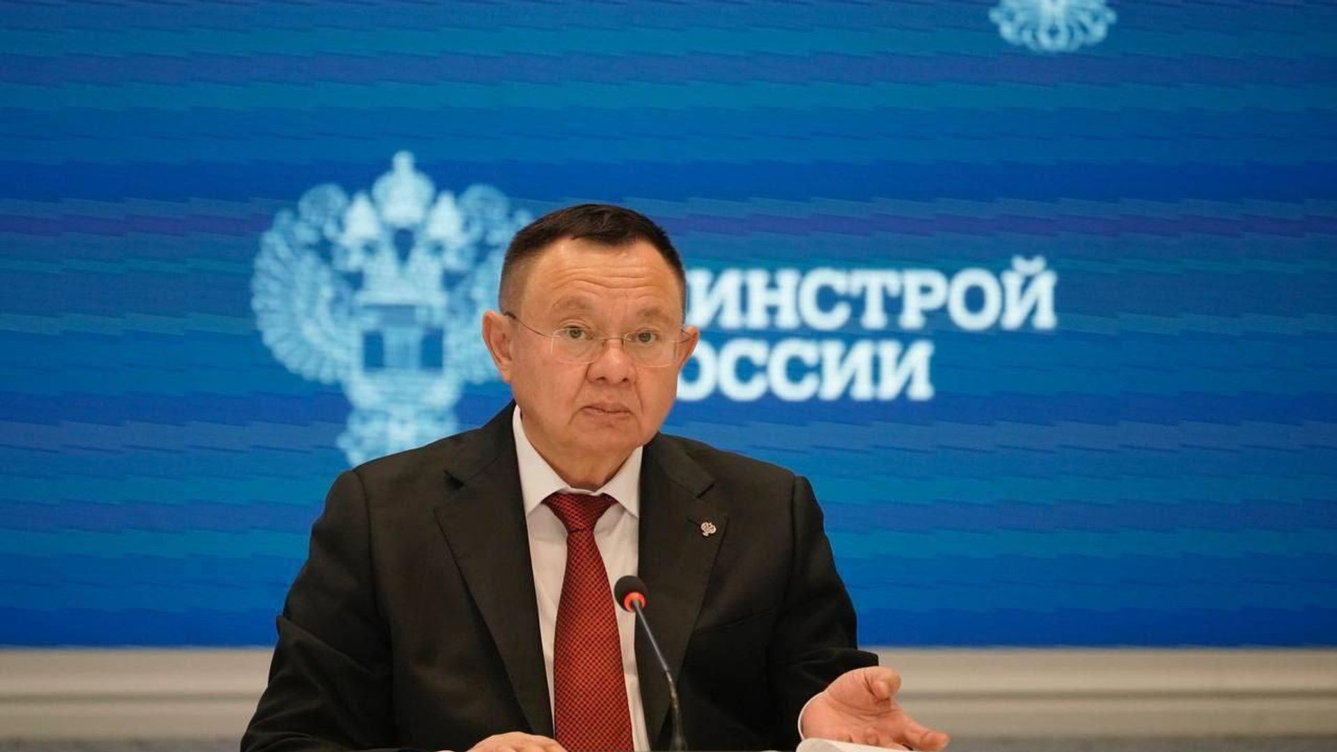 Министр строительства и ЖКХ РФ Ирек Файзуллин провёл совещание, посвящённое водоснабжению ДНР - РИА Новости, 1920, 10.10.2025