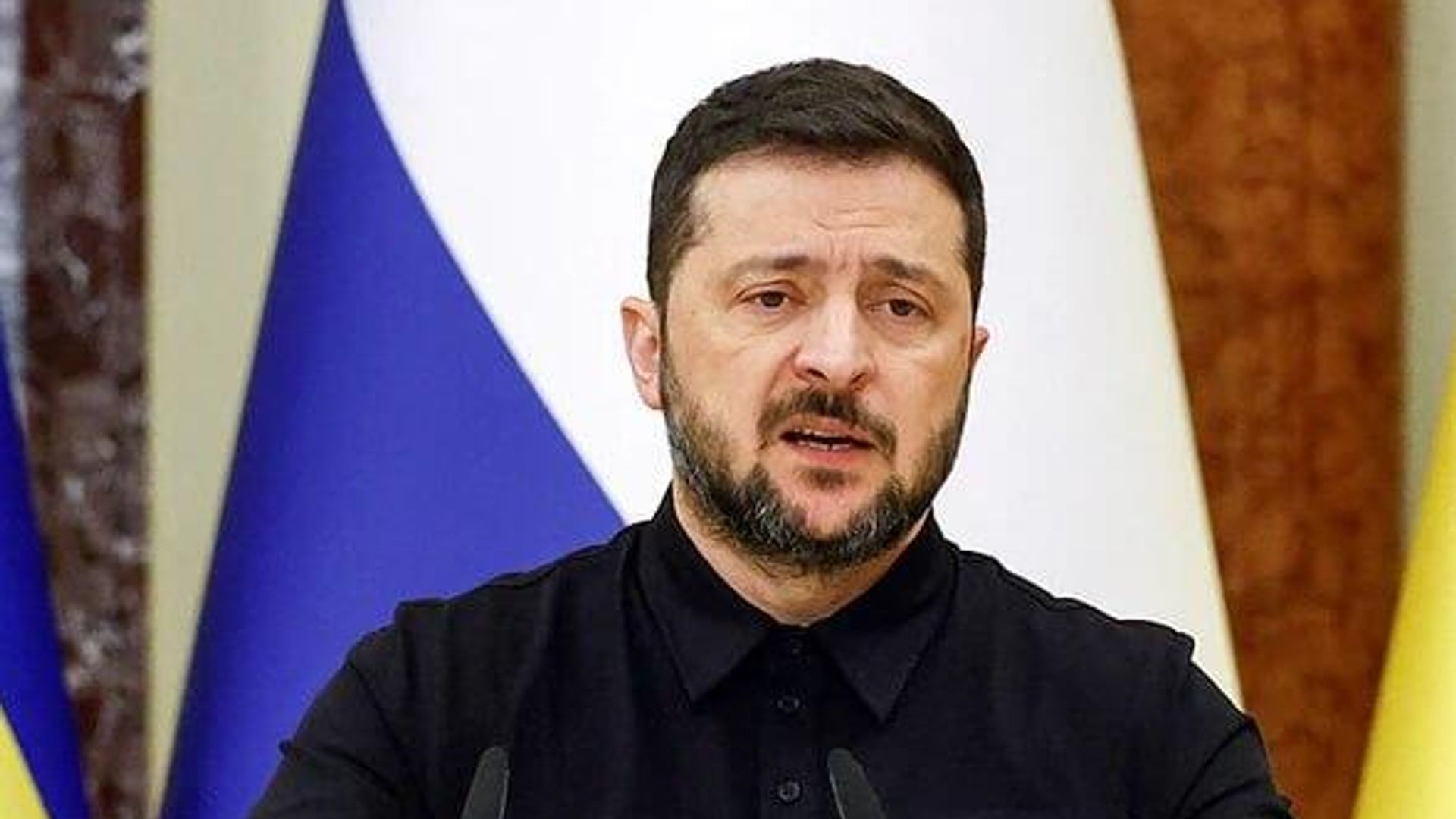 Диктатор Зеленский обвинил погодные условия в неудачах украинского ПВО - РИА Новости, 1920, 16.11.2025