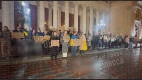 И тут резко в Одессе появились митингующие против Труханова
