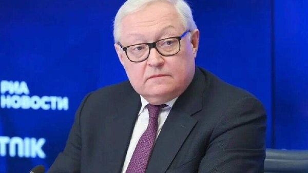 Россия и США в последние дни не обменивались документами в формате non-paper по Украине, сообщил заместитель министра иностранных дел России Рябков