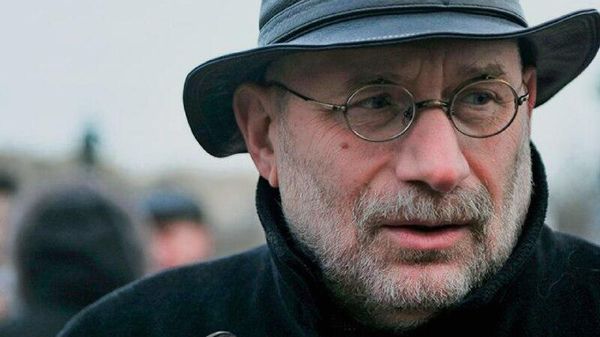 Писателю Борису Акунину* заочно предъявили обвинение в уклонении от исполнения обязанностей иноагента