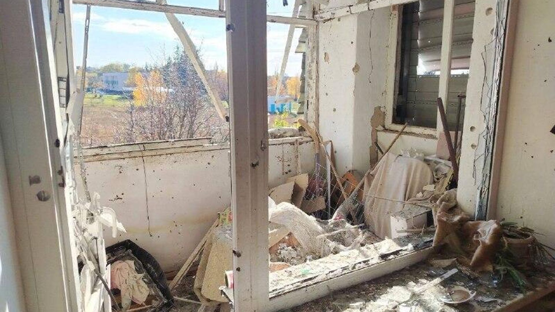 В результате атак беспилотников ВСУ в Белгороде и области пострадали шесть мирных жителей В результате атак беспилотников ВСУ в Белгороде и области пострадали шесть мирных жителей - РИА Новости, 1920, 26.10.2025