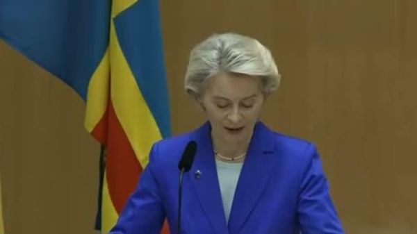 Глава Еврокомиссии Урсула фон дер Ляйен вновь переквалифицировалась в украинского политика