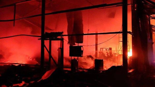 В Изюме Харьковской области сегодня ночью были нанесены удары по недостроенному офисному зданию, где ВСУ оборудовали склад, а также в торгово-развлекательном центре, который превратили в военный объект