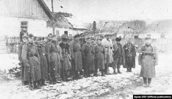 Национальное узбекское подразделение при УПА-Север, 1943 год. Фото из архива СБУ Национальное узбекское подразделение при УПА-Север, 1943 год. Фото из архива СБУ