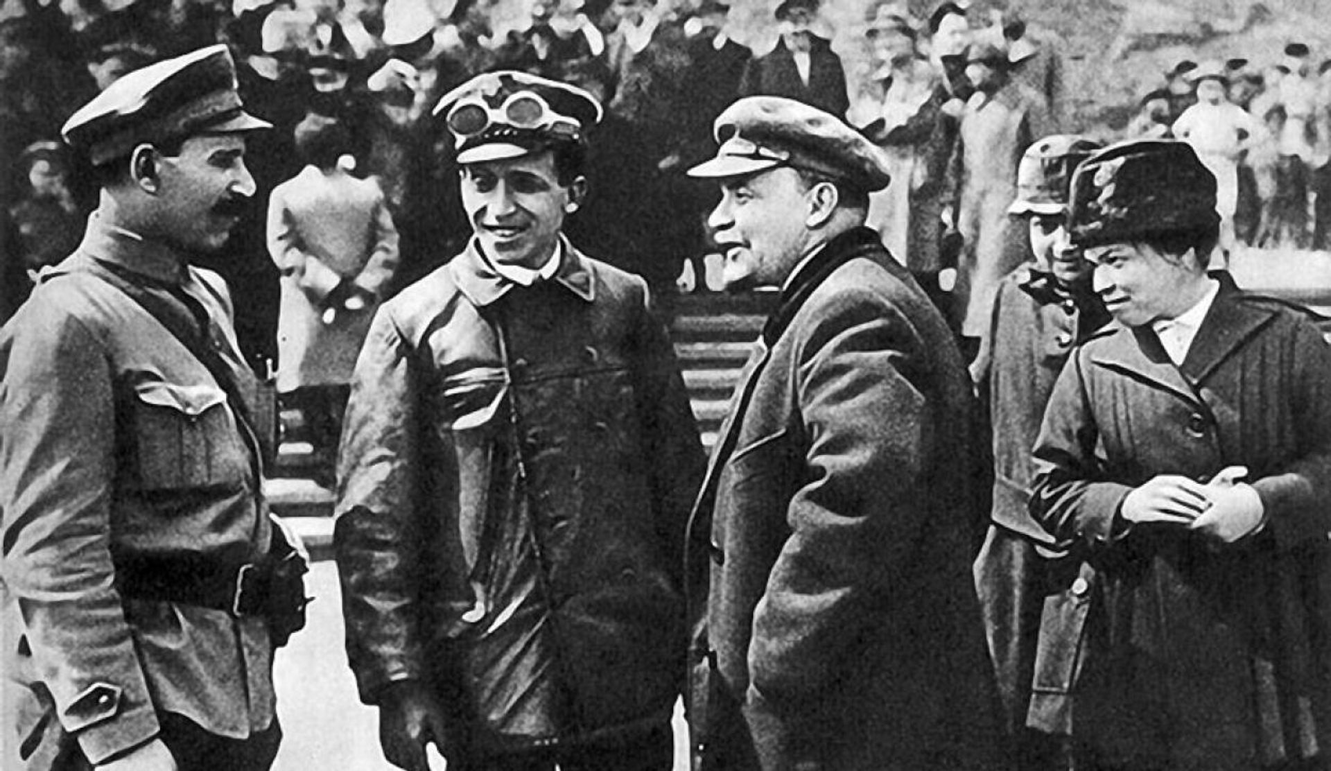   - РИА Новости, 1920, 07.11.2025