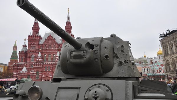Выставка Город живых историй. Танк КВ-1 из коллекции Музея техники Вадима Задорожного Выставка Город живых историй. Танк КВ-1 из коллекции Музея техники Вадима Задорожного