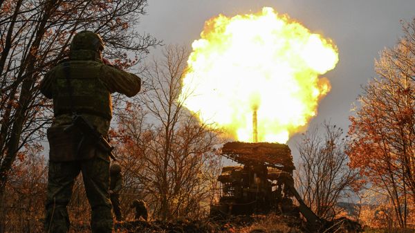Боевая работа самоходной пушки 2С7 Пион группировки Запад