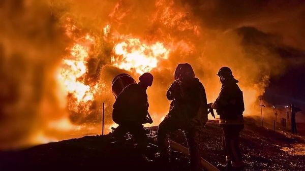 Сотрудники пожарной службы Украины Сотрудники пожарной службы Украины