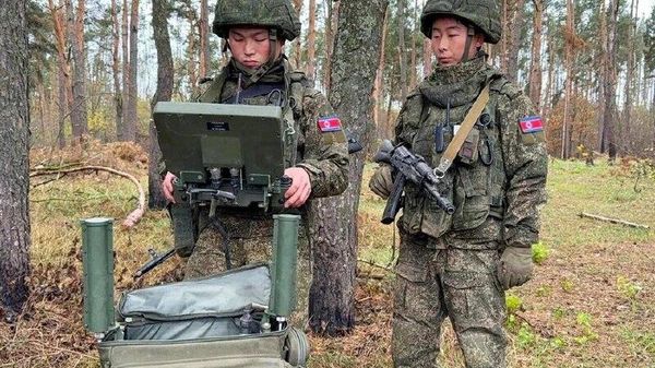 СМИ публикуют фотографии военнослужащих КНДР, которые сейчас принимают участие в разминировании Курской области