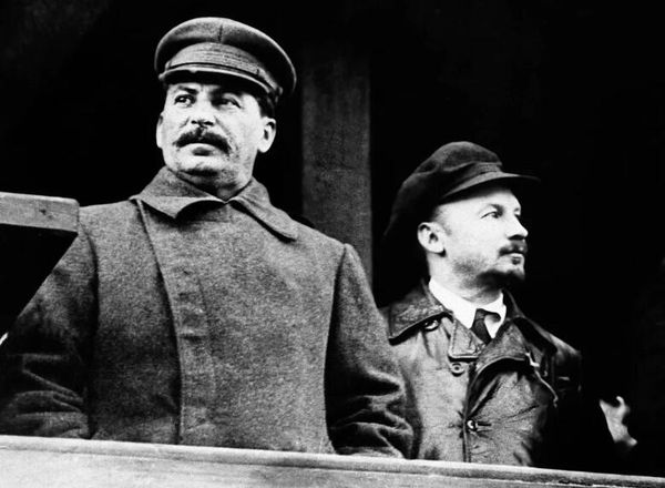 Иосиф Сталин и Николай Бухарин