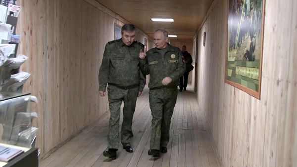 Президент Владимир Путин посетил командный пункт группировки Запад