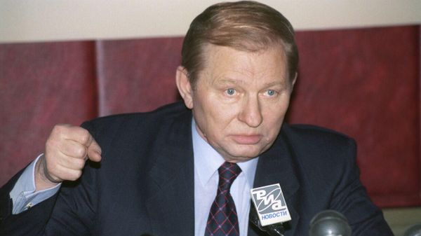 Леонид Кучма, 2002 год