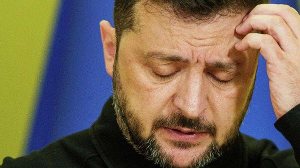Зеленский оказался в наиболее уязвимом положении с начала войны,— The Guardian