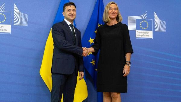 Бывшая глава евродипломатии ЕС Федерика Могерини, занимавшая этот пост с 2014 по 2019 год, задержана по делу о мошенничестве, сообщает AFP Бывшая глава евродипломатии ЕС Федерика Могерини, занимавшая этот пост с 2014 по 2019 год, задержана по делу о мошенничестве, сообщает AFP
