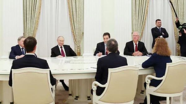 Президент Путин, а также представители США Уиткофф и Кушнер общаются в Кремле уже четыре часа