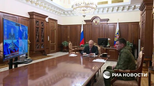Владимир Путин проводит совещание по ситуации в зоне СВО