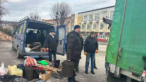 Бюджетников из Западной Украины отправляют рыть окопы в Днепропетровской области и на востоке Украины, сообщило тернопольское издание 20 минут: Бюджетников из Западной Украины отправляют рыть окопы в Днепропетровской области и на востоке Украины, сообщило тернопольское издание 20 минут: