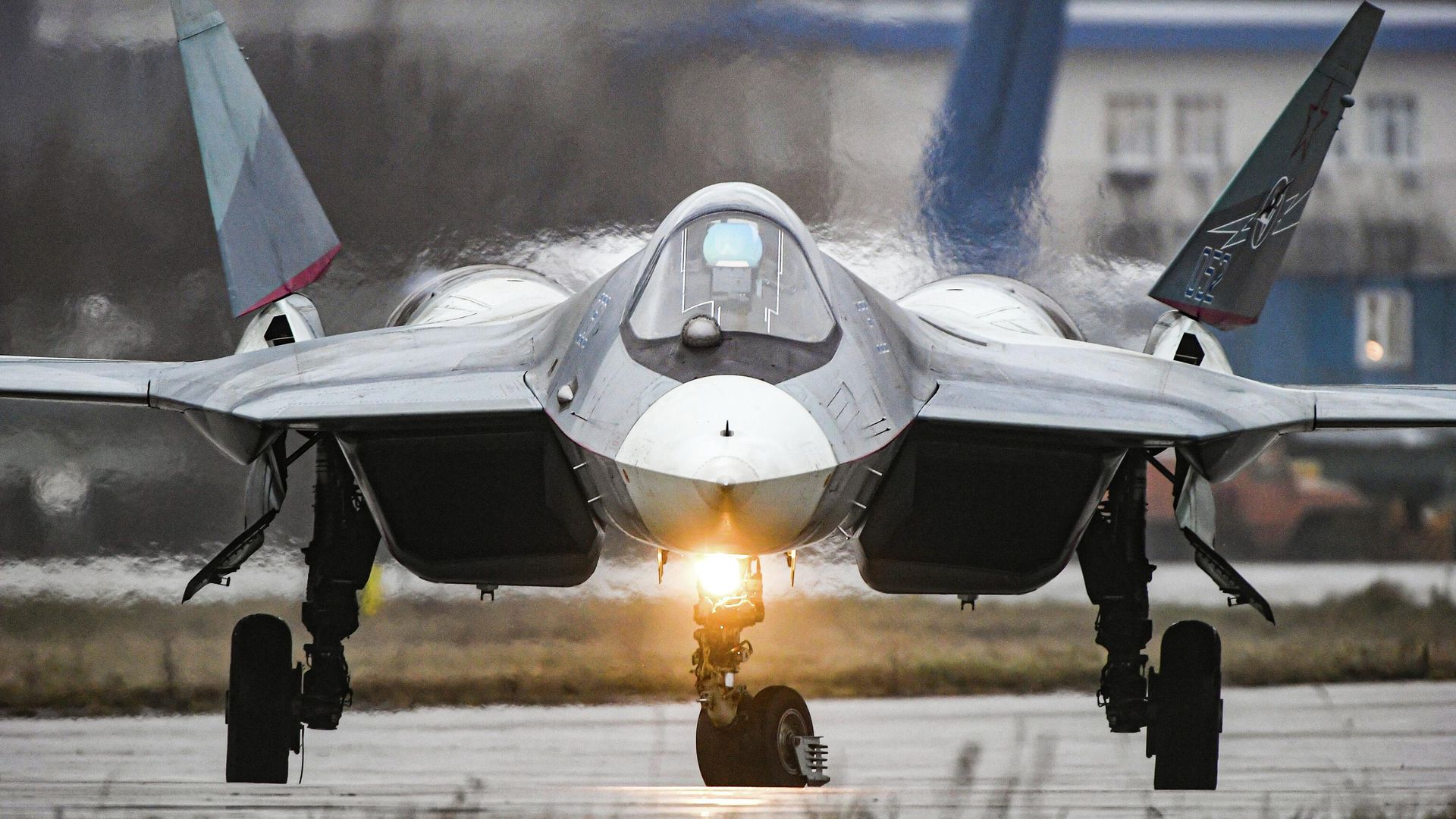Су-57 совершил первый полет с двигателем пятого поколения Су-57 совершил первый полет с двигателем пятого поколения - РИА Новости, 1920, 22.12.2025