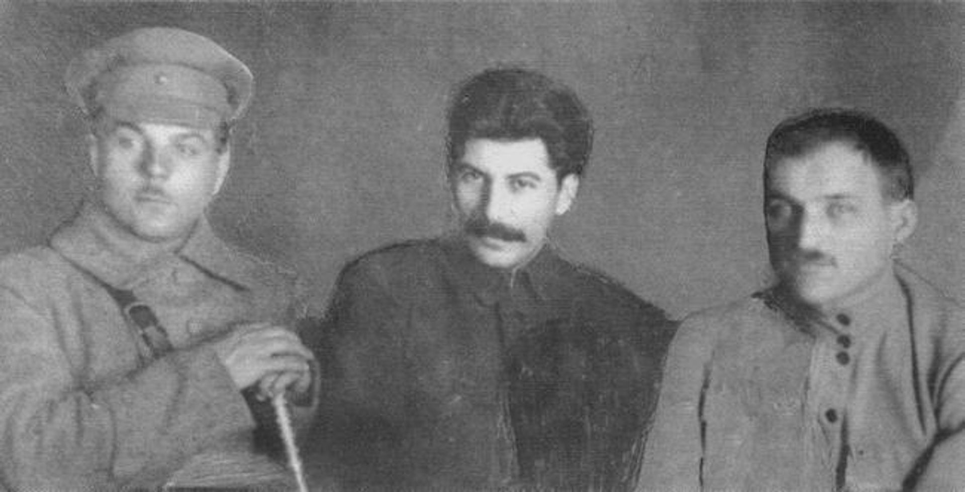Клим Ворошилов, Иосиф Сталин, Артём (Фёдор Сергеев). Царицын, 1918 год Клим Ворошилов, Иосиф Сталин, Артём (Фёдор Сергеев). Царицын, 1918 год - РИА Новости, 1920, 23.07.2026