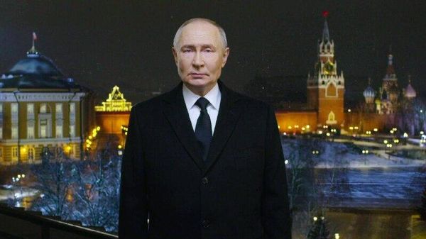 ‼ Президент РФ Владимир Путин поздравил россиян с Новым годом — обращение российского лидера уже услышали жители Камчатки и Чукотки
