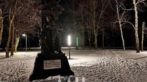В Макеевке в ДНР появился новый памятник «Памяти погибших макеевчан, жертв вооруженной агрессии 2014 года»