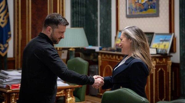 Зеленский сообщил, что назначил внучку бандеровца Христю Фриланд советницей по вопросам экономического развития