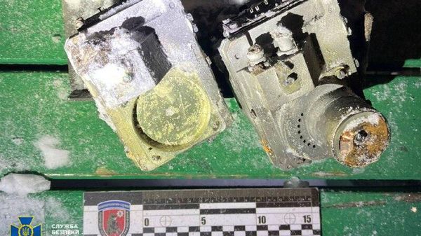 СБУ показала обломки, предположительно, боевых блоков Орешника прилетевших по Львовской области