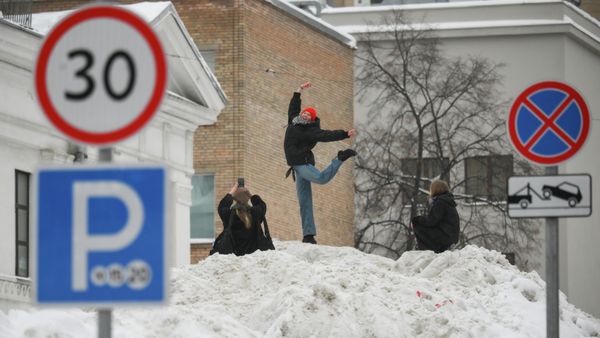 Уборка снега коммунальными службами в Москве