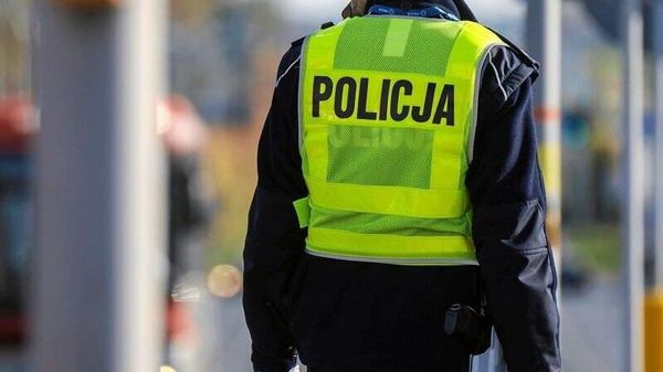 22-летний гражданин Украины пришёл устраиваться в колл-центр в Варшаве, но вместо работы столкнулся с угрозами и попыткой удержать его силой 22-летний гражданин Украины пришёл устраиваться в колл-центр в Варшаве, но вместо работы столкнулся с угрозами и попыткой удержать его силой