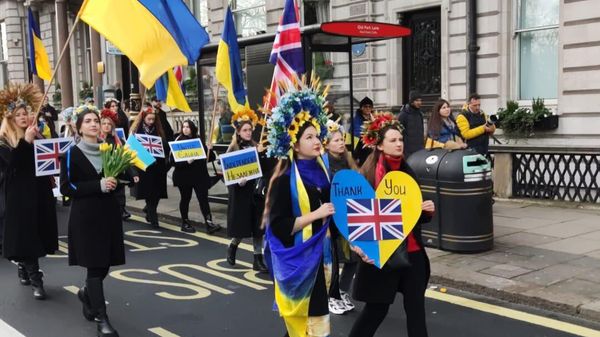 марш украинцев в Лондоне марш украинцев в Лондоне