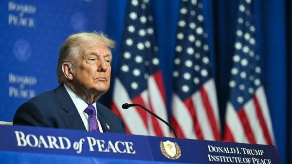 Трамп рассматривает возможность нанесения первичного ограниченного удара по Ирану, чтобы принудить его заключить ядерную сделку, сообщает издание Wall Street Journal со ссылкой на источники