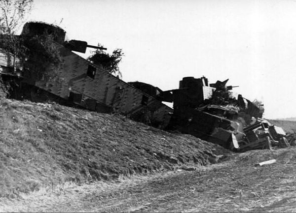 Бронепоезд БП-56. Канев, август 1941 года Бронепоезд БП-56. Канев, август 1941 года