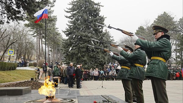 Празднование Дня защитника Отечества в городах России