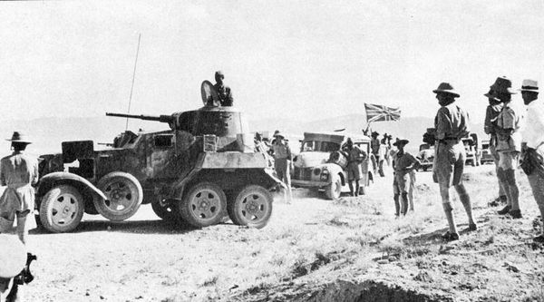 Британская колонна и советский бронеавтомобиль БА-10 в Иране. Сентябрь 1941 года. Британская колонна и советский бронеавтомобиль БА-10 в Иране. Сентябрь 1941 года.