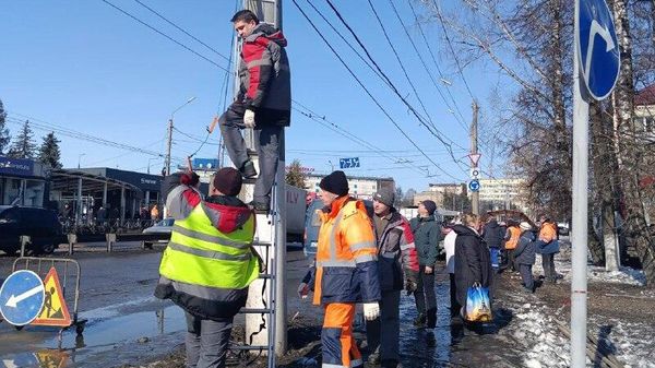 ‼ Брянск восстанавливается после террористической атаки ВСУ — с самого утра начались работы