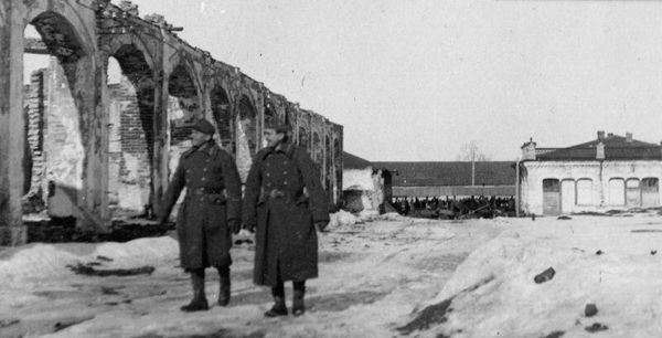 Венгерские солдаты в Прилуках Черниговской области, 1943 год Венгерские солдаты в Прилуках Черниговской области, 1943 год
