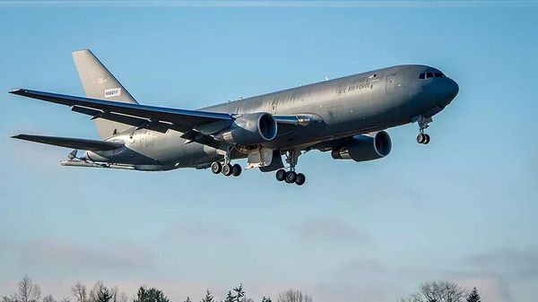 Самолет-заправщик Boeing KC-46A Pegasus ВВС США