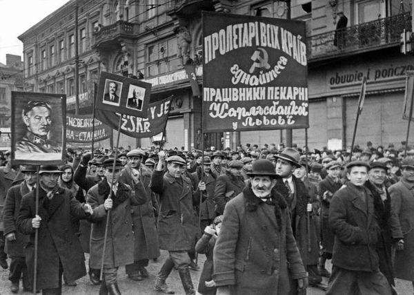 Львов. Демонстрация 7 ноября 1939 года