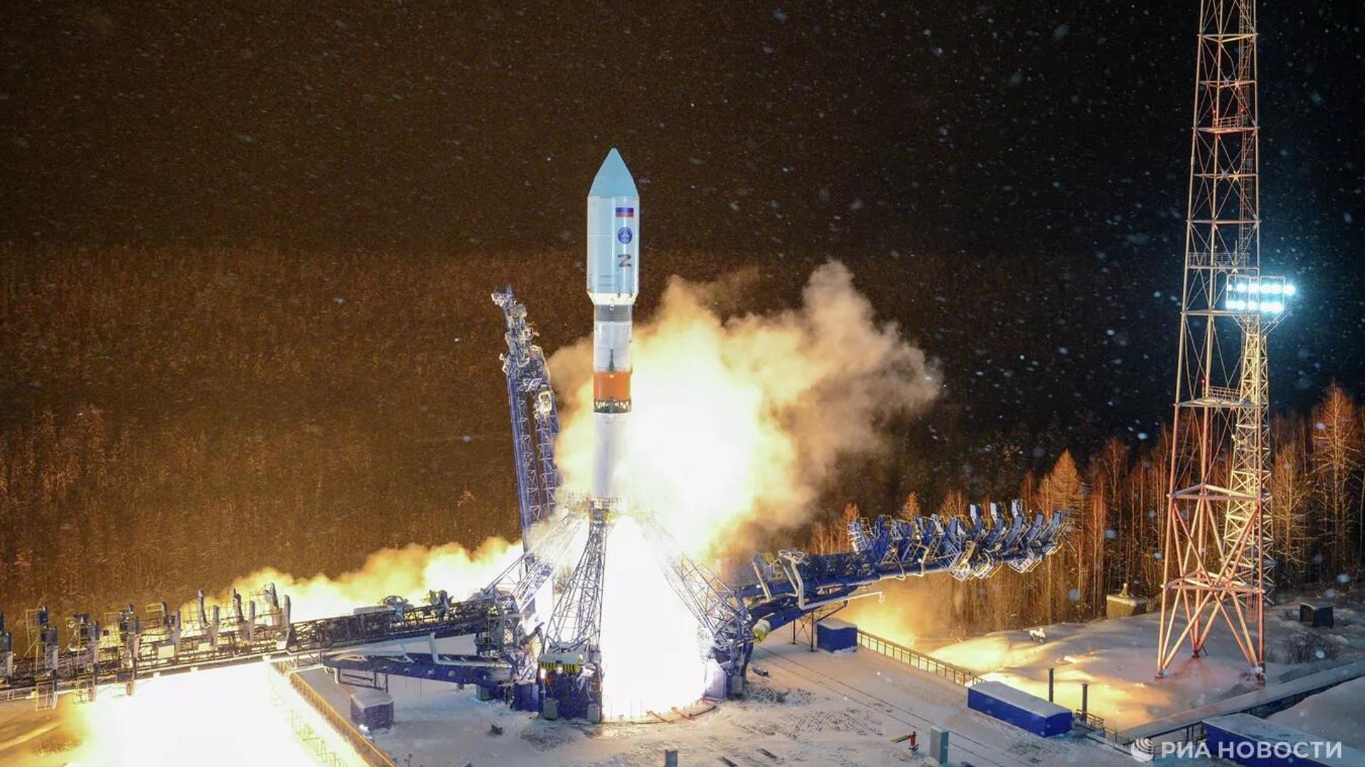 Запуск ракеты-носителя Союз-2.1б со стартовой площадки космодрома Плесецк Запуск ракеты-носителя Союз-2.1б со стартовой площадки космодрома Плесецк - РИА Новости, 1920, 17.04.2026