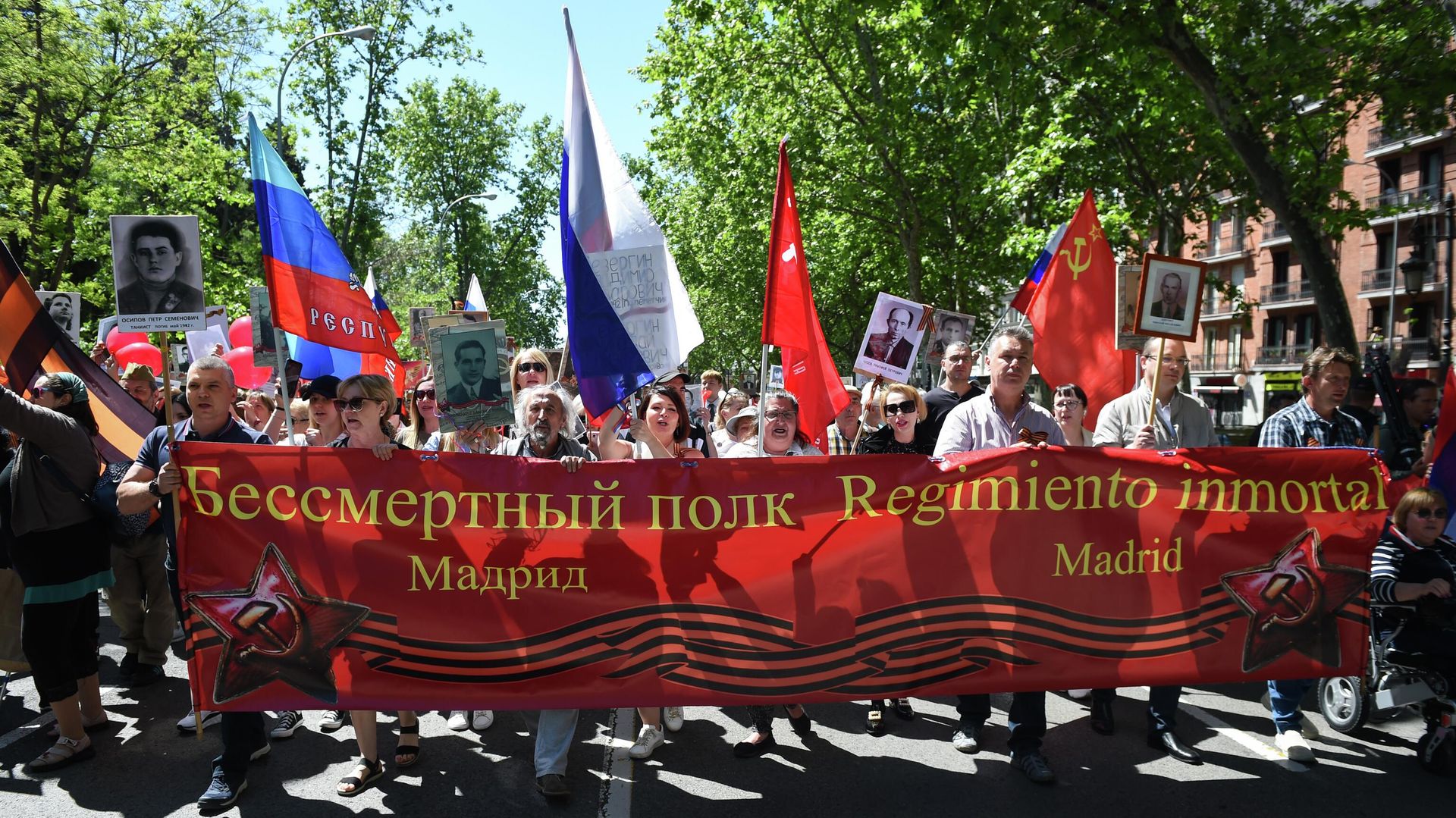 Акция Бессмертный полк за рубежом Акция Бессмертный полк за рубежом - РИА Новости, 1920, 09.05.2026
