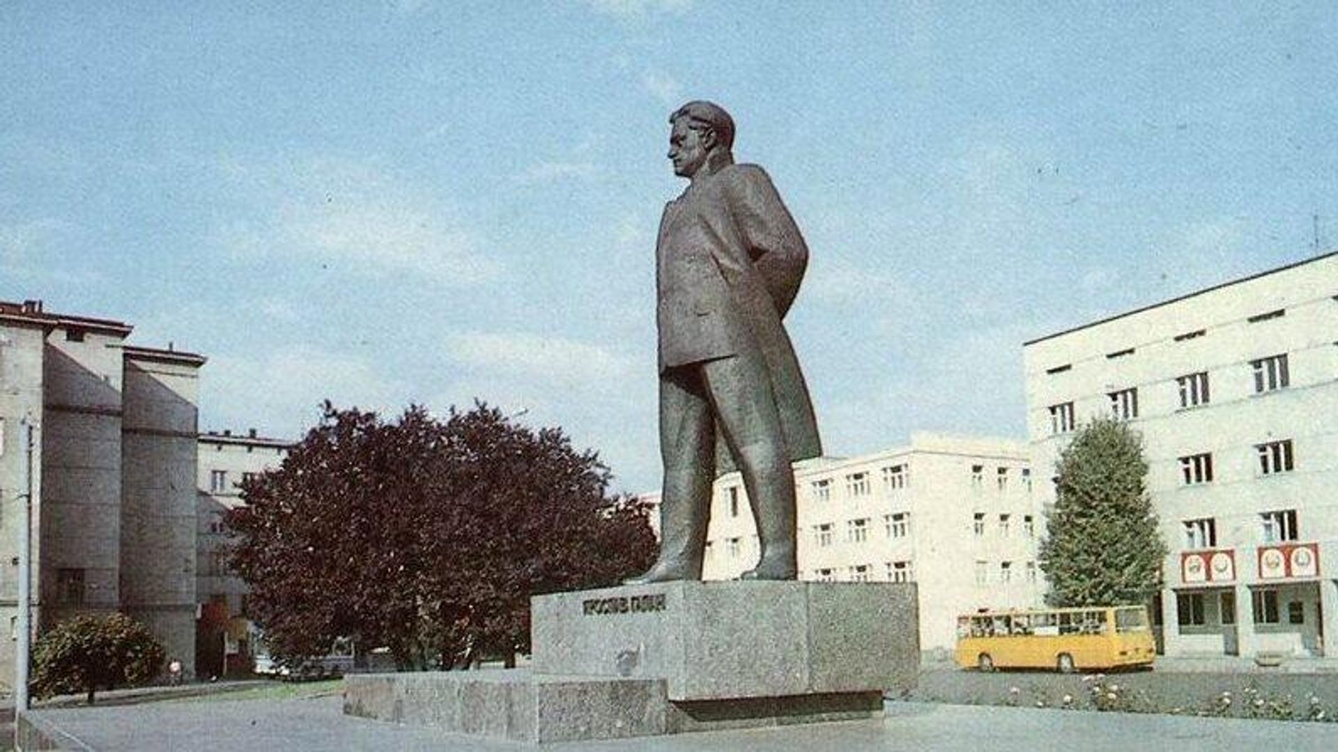 Памятник Ярославу Галану во Львове Памятник Ярославу Галану во Львове - РИА Новости, 1920, 12.05.2026